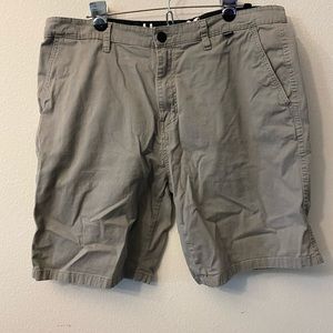 Hurley men’s khaki shorts. Size 38. 9 inch inseam. Front and back pockets